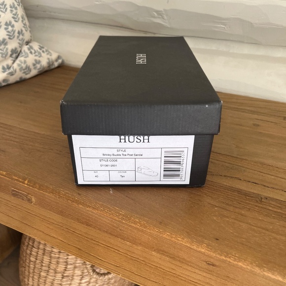 Hush Sandals NWT - Picture 2 of 4